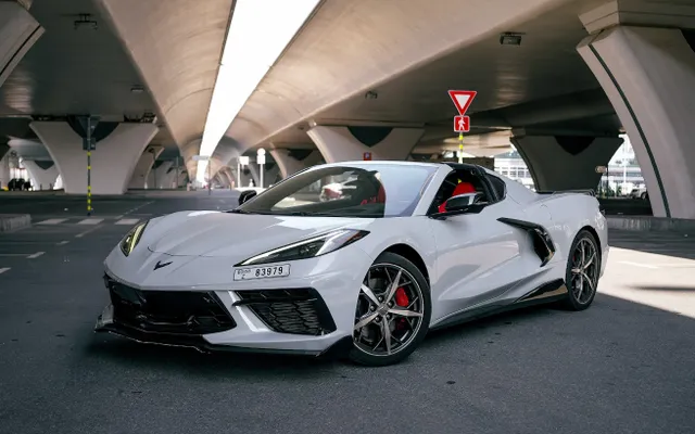 CHEVROLET CORVETTE C8 - image 1