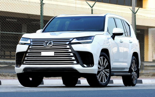 LEXUS LX 600 - image 1