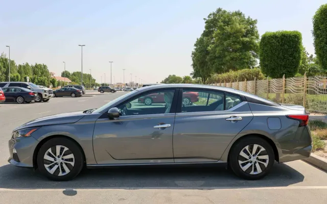 Nissan Altima STD - image 2
