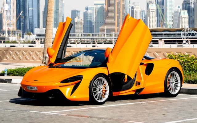 MCLAREN ARTURA SPIDER - image 1