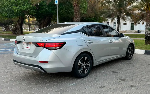NISSAN SENTRA - image 4