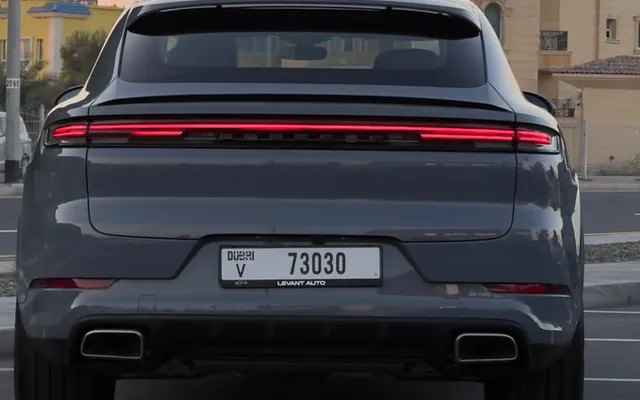 PORSCHE CAYENNE - image 4