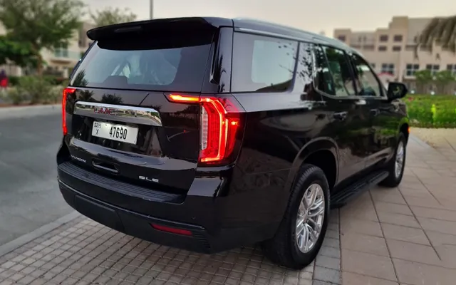 GMC YUKON - image 3