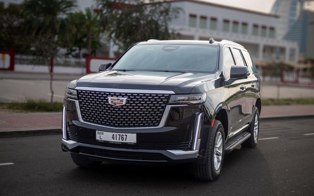 Cadillac Escalade - image 1
