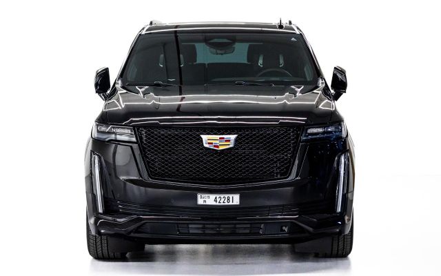 Cadillac Escalade ESV - image 3