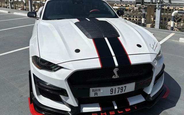 Ford Mustang - image 4