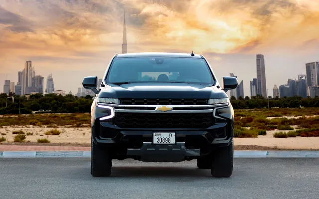 Chevrolet Tahoe Black - image 3