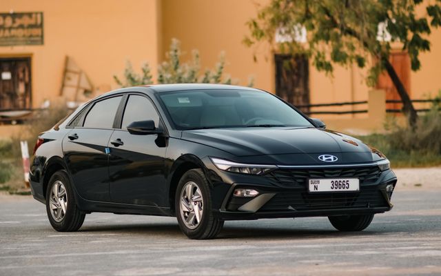 HYUNDAI ELANTRA - image 3