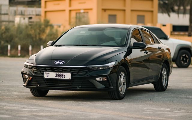HYUNDAI ELANTRA - image 1