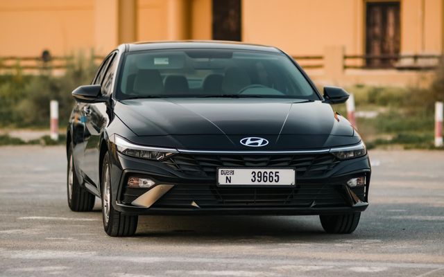 HYUNDAI ELANTRA - image 4
