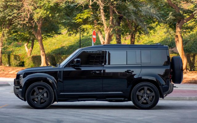 Land Rover Defender 2025 - image 2
