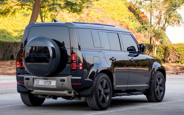 Land Rover Defender 2025 - image 4