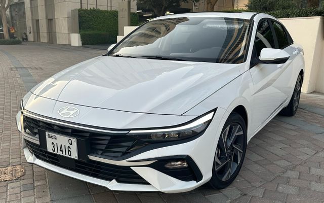 Hyundai Elantra - image 2