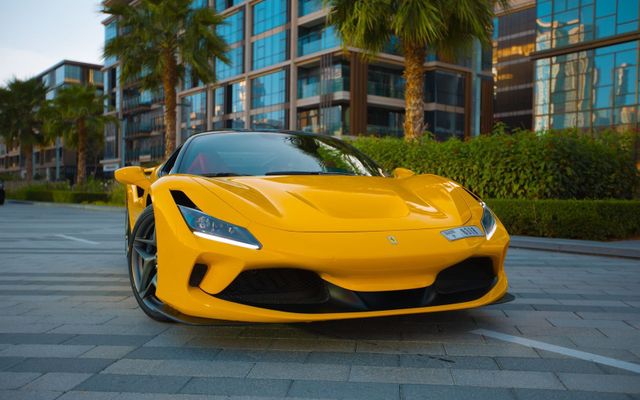 FERRARI F8 TRIBUTO - image 3