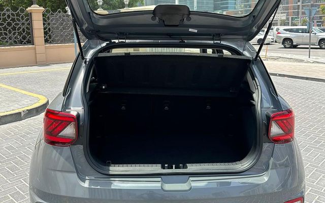 Hyundai Venue - image 4