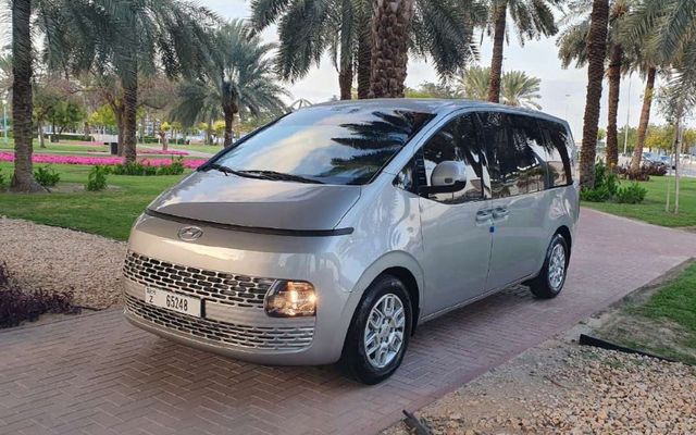 Hyundai Staria Silver - image 1
