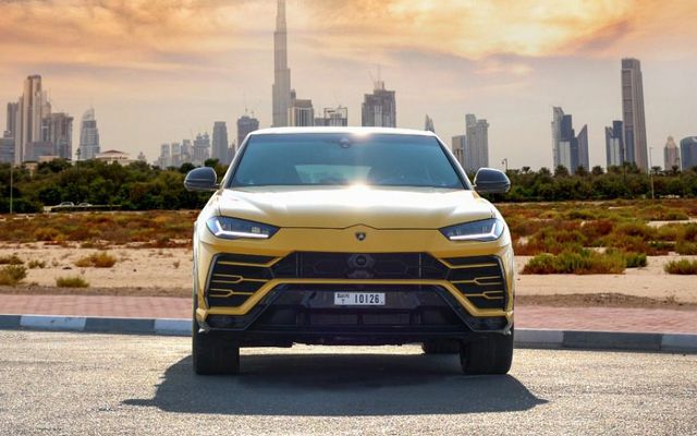 Lamborghini Urus Yellow - image 3