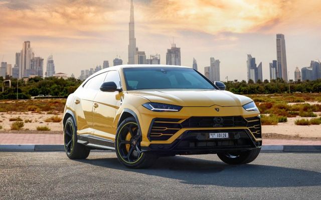 Lamborghini Urus Yellow - image 4