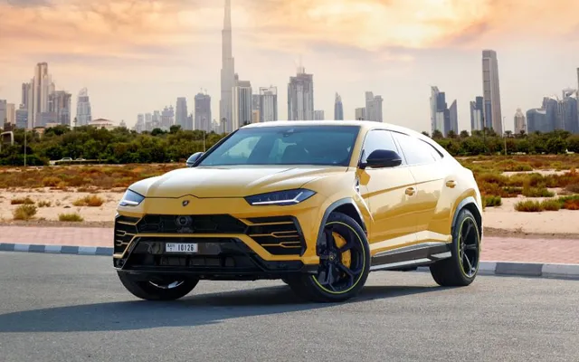Lamborghini Urus Yellow - image 1