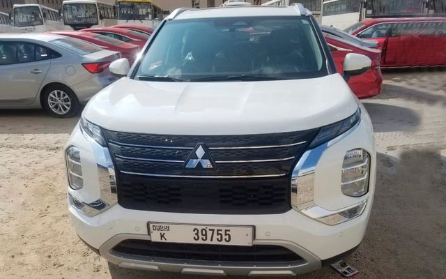 Mitsubishi Outlander - image 2