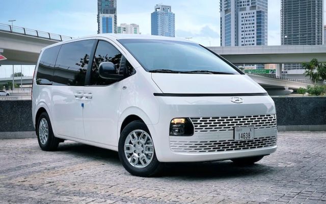 HYUNDAI STARIA - image 1