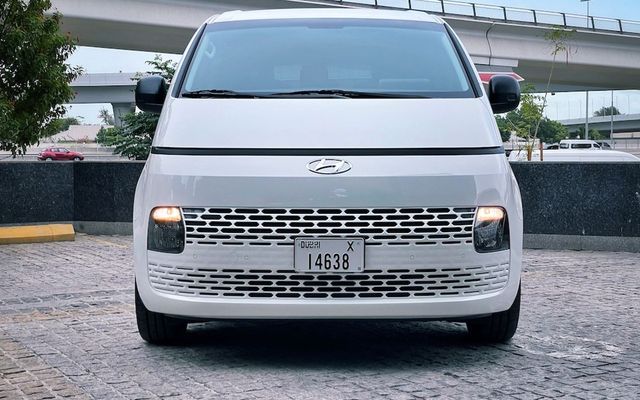 HYUNDAI STARIA - image 3