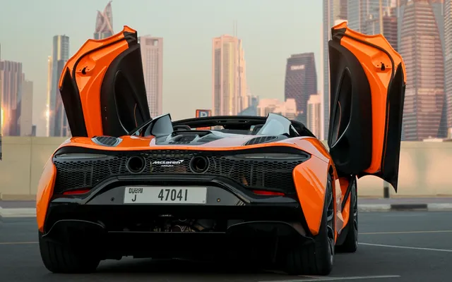 MCLAREN ARTURA SPIDER - image 4