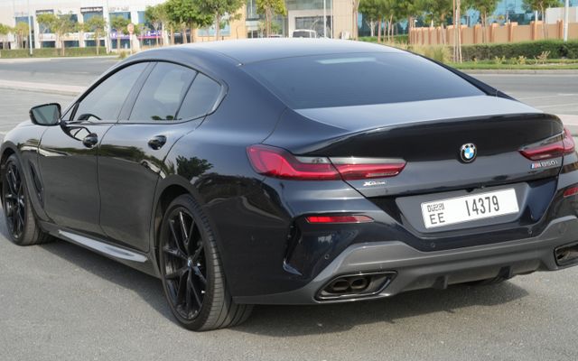 BMW 850i - image 3