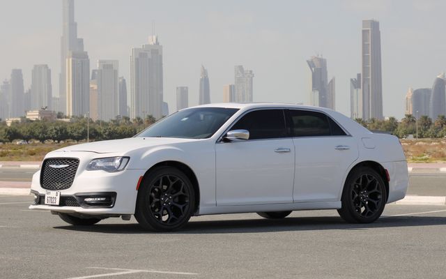 Chrysler 300 - image 4