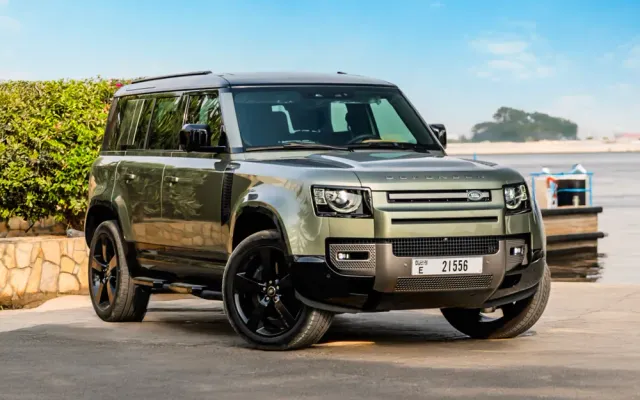 Land Rover Defender 110 HSE - image 4