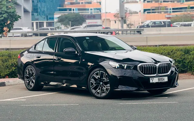 BMW 5 Series - image 1