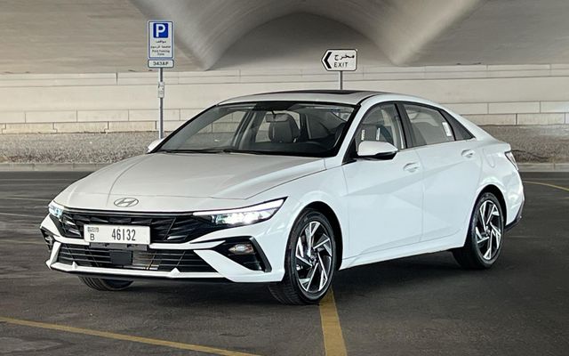 Hyundai Elantra - image 1