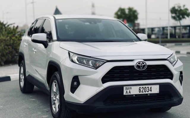 TOYOTA RAV4 - image 4