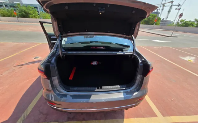 Geely Emgrand - image 4