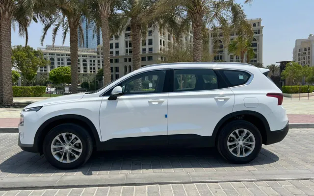 Hyundai Santa Fe - image 2