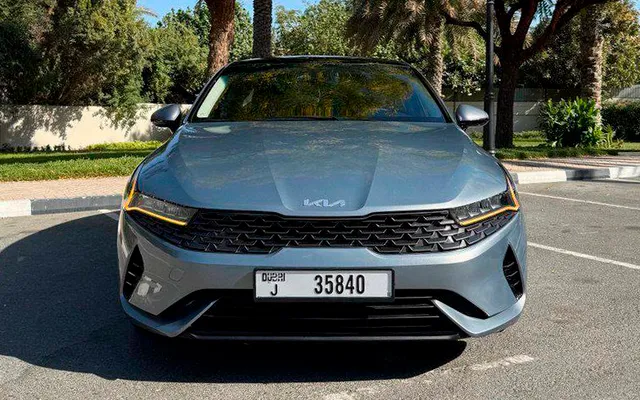 Kia K5 - image 2