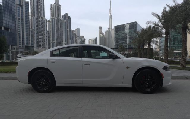 Dodge Charger - image 4