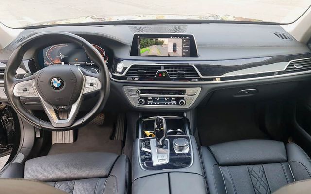 BMW 740 Xi - image 4