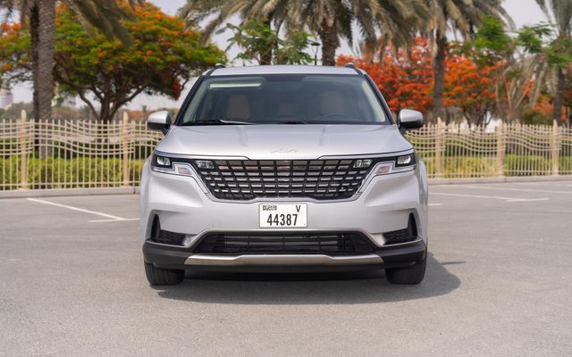 Kia Carnival - image 3