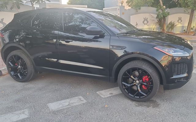 JAGUAR E-PACE - image 3