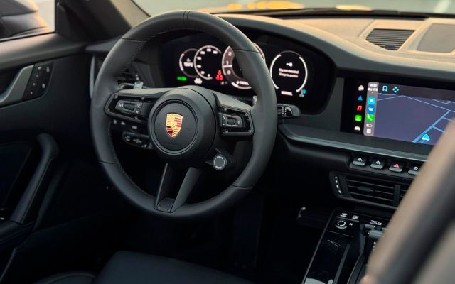 PORSCHE 911 CABRIO 2025 - image 4
