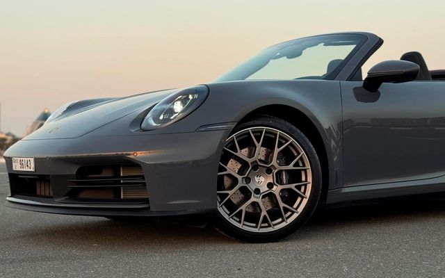 PORSCHE 911 CABRIO 2025 - image 3