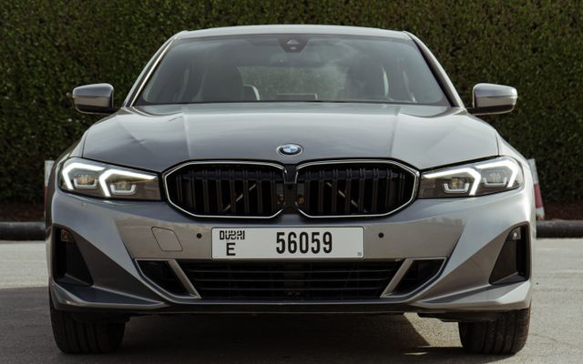 BMW 330 - image 3