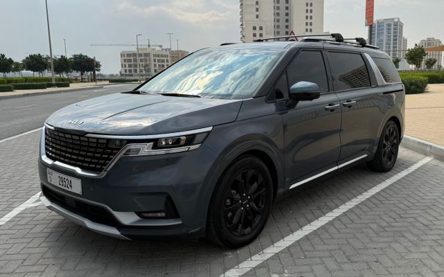 KIA CARNIVAL - image 1