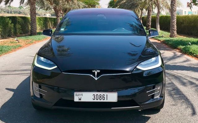 TESLA MODEL X - image 2