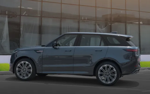 Range Rover Sport - image 2