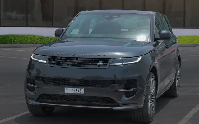 Range Rover Sport - image 3