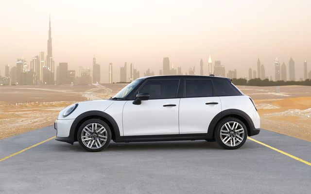 Mini Cooper - image 2