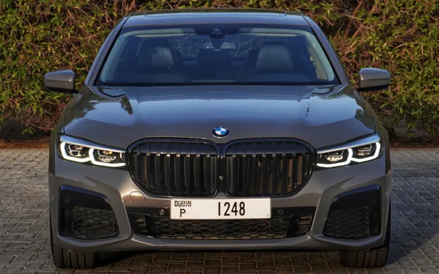 BMW 740Li - image 2