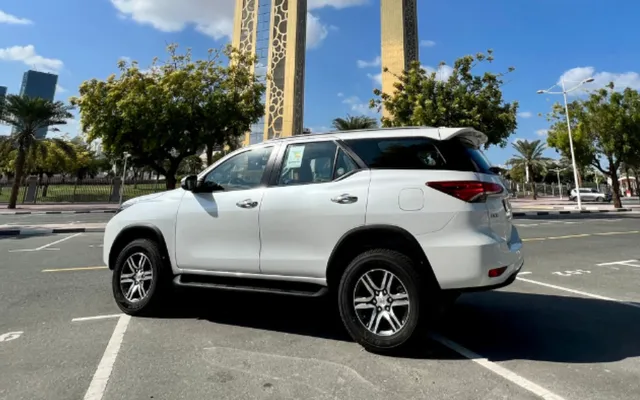 TOYOTA FORTUNER - image 3